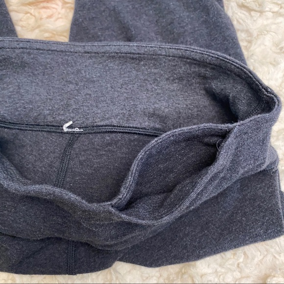 GRAY LULULEMON CAPRI LEGGINGS - Picture 6 of 6